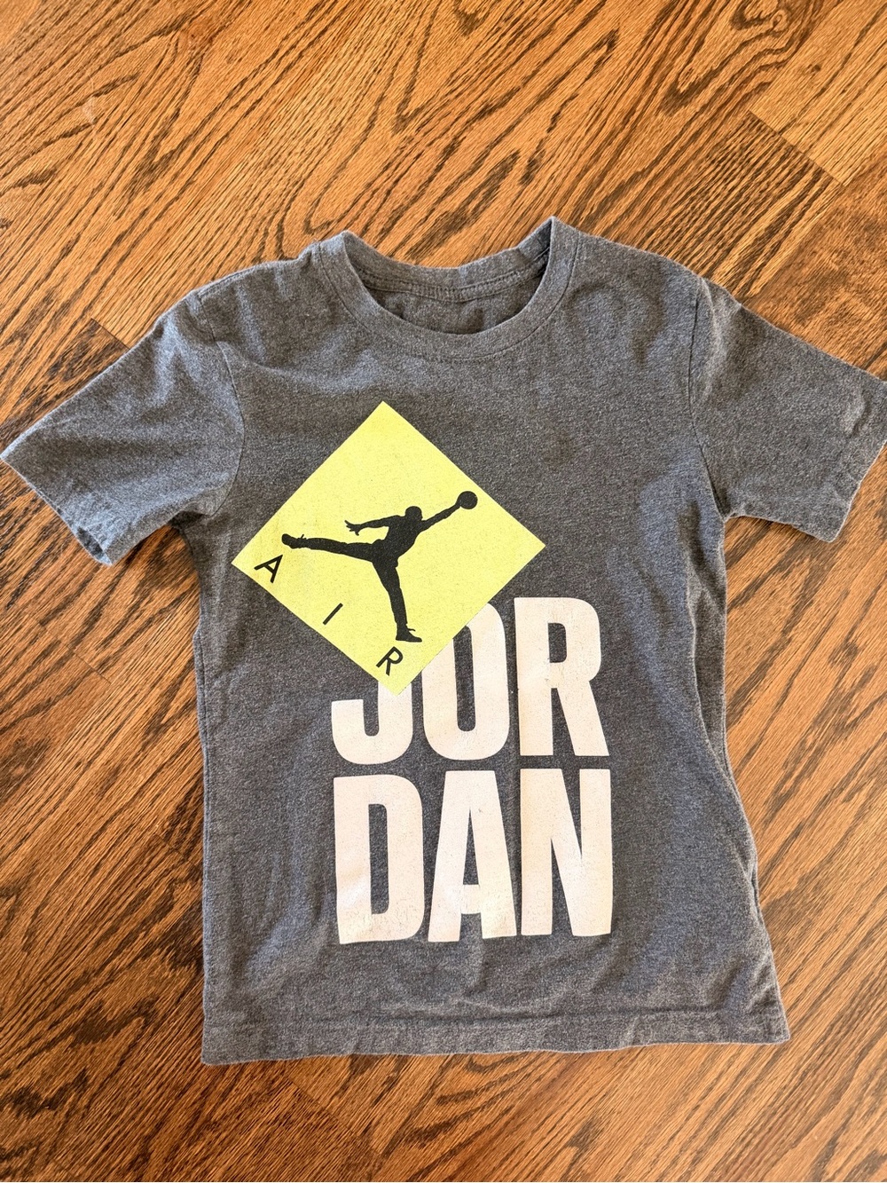 Boy’s Jordan Brand Graphic T-Shirt Size Small